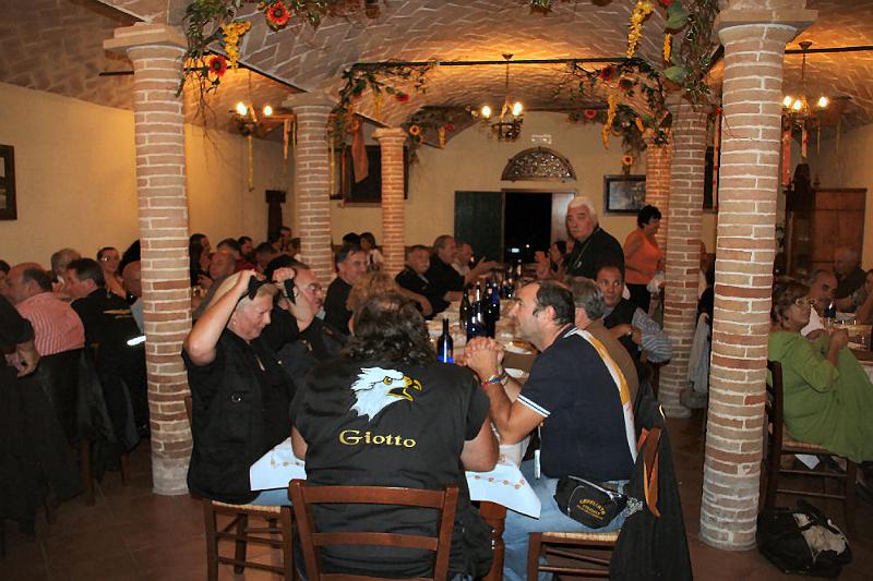 Agriturismo da Pudech, tavolate 1.jpg